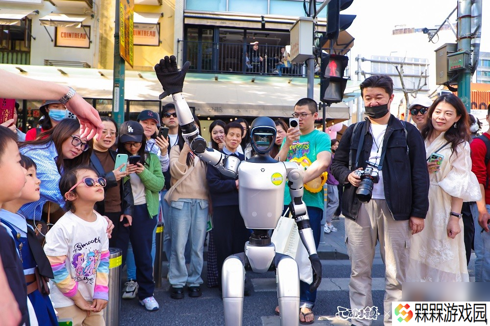 心动小镇又双叒叕和600号联动了？！”春日派对“快闪落地上海大学路！