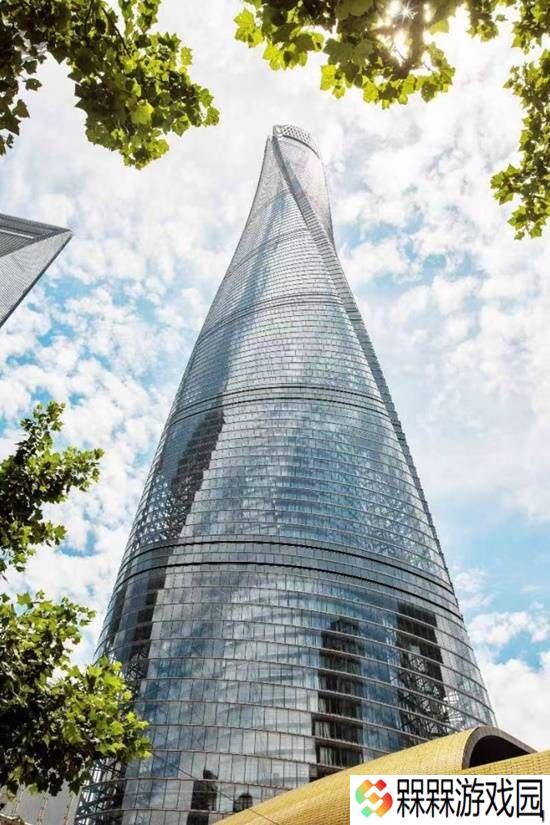 上海中心大厦“镇楼神器”阻尼器：强风中舞动，守护摩天大楼稳如泰山