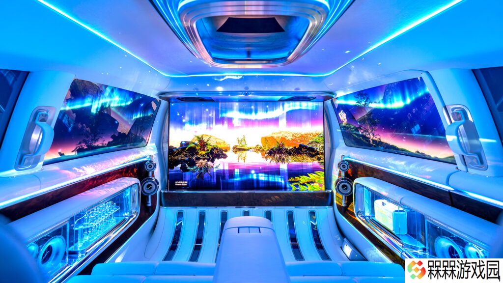 奔驰展示 Vision V 电动 MPV：“腹肌”前脸，65 英寸巨幕打造私人休息室