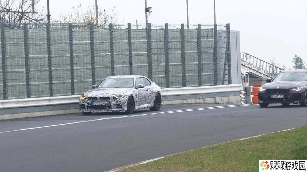 宝马M2 CS曝光：极速302公里，限量2000台，性能小钢炮来袭！