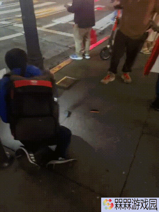 砸场子？线下店门口暴力破坏NS2 博主被当场拉黑