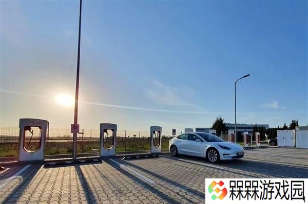 全国充电桩数量突破1400万台，新能源汽车充电还愁吗？