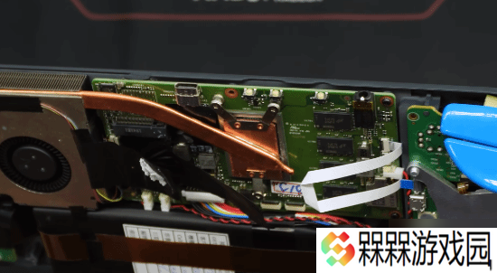 博主花2万购入Steam Deck原型机!内部结构罕见曝光