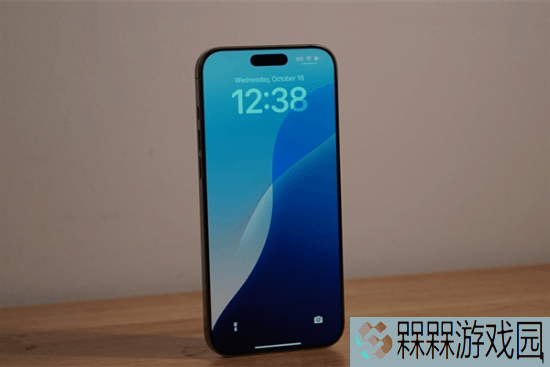 苹果放弃药丸屏！iPhone 18 Pro系列屏幕曝光
