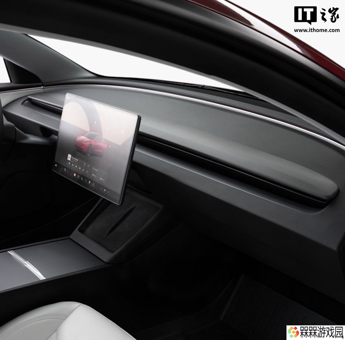 999 元含安装费用，特斯拉为 Model 3 焕新版车型推出“碳纤维仪表台装饰盖板”