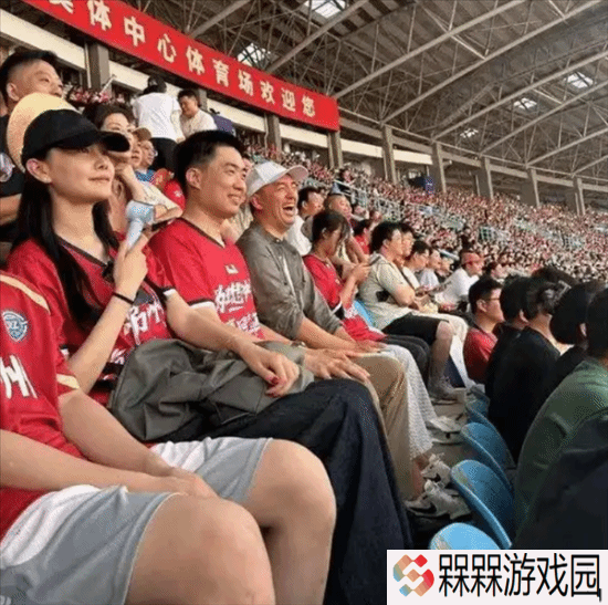 李想谈茅侃侃：我爱人是他介绍的 我们一起打《守望》