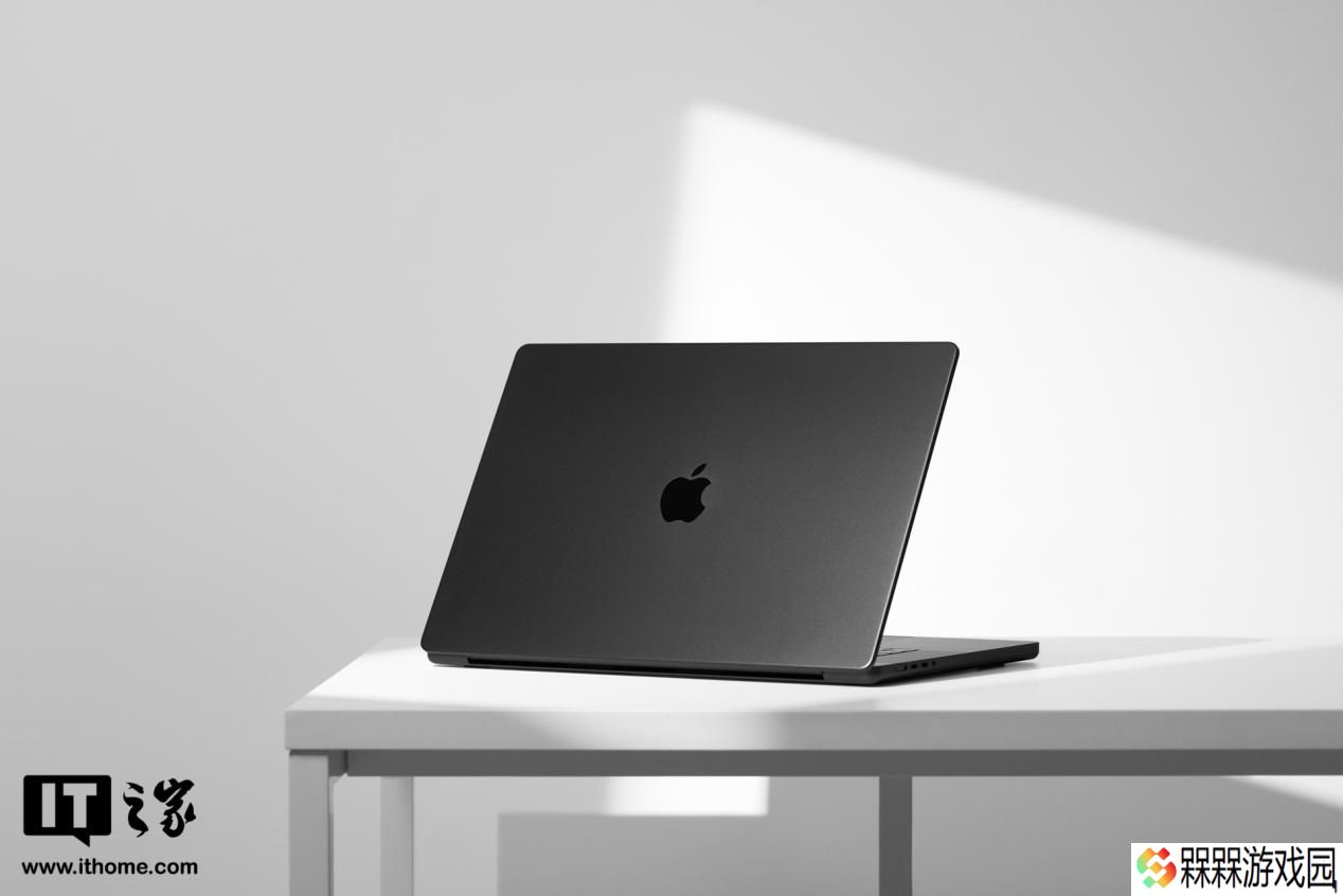古尔曼：苹果首款 OLED MacBook Pro 推迟至 2026 年底至 2027 年初，M5 型号明年初发布