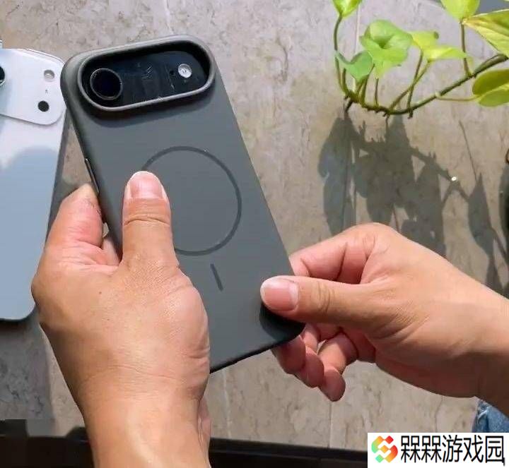 苹果iPhone 17 Air戴壳仍显纤薄，超薄设计能否兼顾实用？